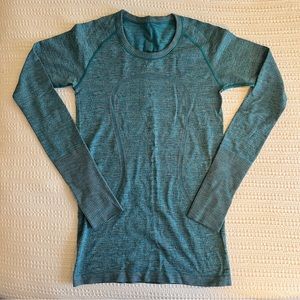 Lululemon Swiftly Tech Long Sleeve • Size 6, Indian Ocean / Black